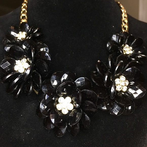 Black Gem Flower Gold Statement Necklace - Picture 6 of 8